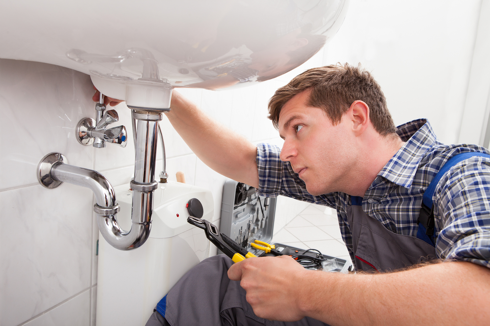 Essential Reasons To Hire A Professional Long Beach Plumber