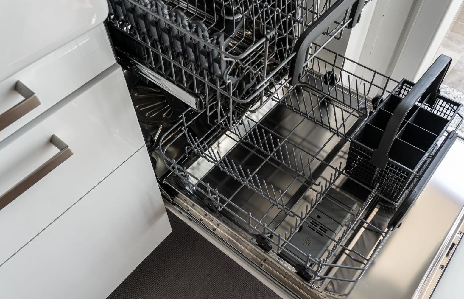 Plumber Long Beach CA dishwasher